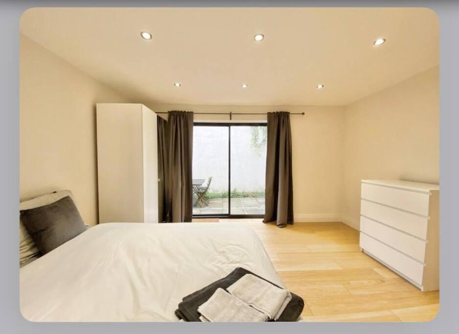 Luxury 4-Bed Apartment With Balcony & Garden, Near Emirates Stadium, 15 Mins To Central Londen Buitenkant foto