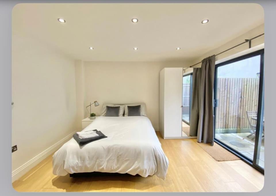 Luxury 4-Bed Apartment With Balcony & Garden, Near Emirates Stadium, 15 Mins To Central Londen Buitenkant foto
